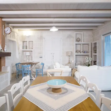 Willa Detached Trullo Estate In Torre Suda