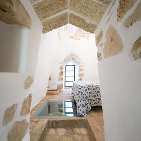Willa Detached Trullo Estate In Torre Suda *