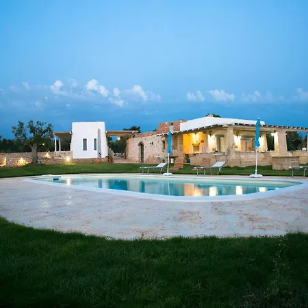 Willa Detached Trullo Estate In Torre Suda *