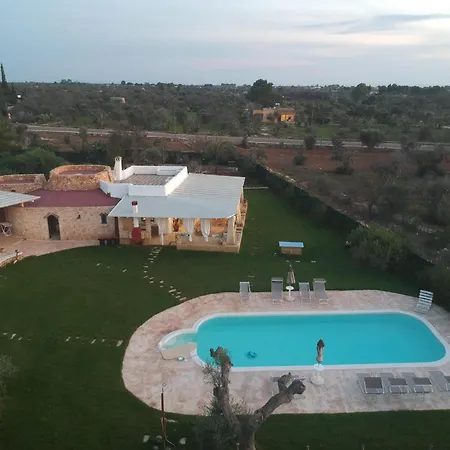Detached Trullo Estate In Torre Suda Willa Racale
