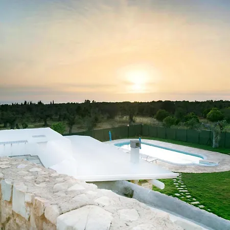 Willa Detached Trullo Estate In Torre Suda
