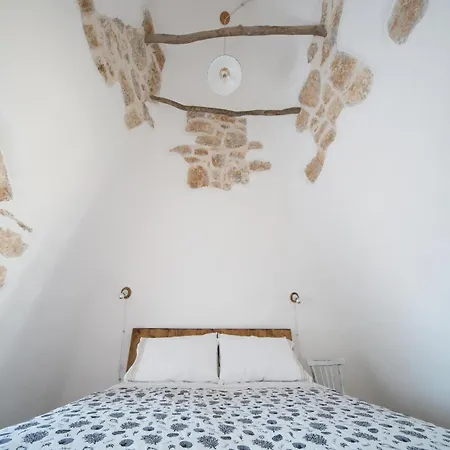 Willa Detached Trullo Estate In Torre Suda *